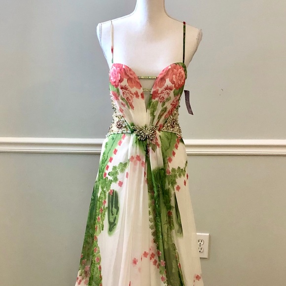 Dave & Johnny Dresses & Skirts - NWT 9/10 Dave & Johnny Prom Formal Floral Dress